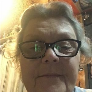 Meet your Posher, Deanna